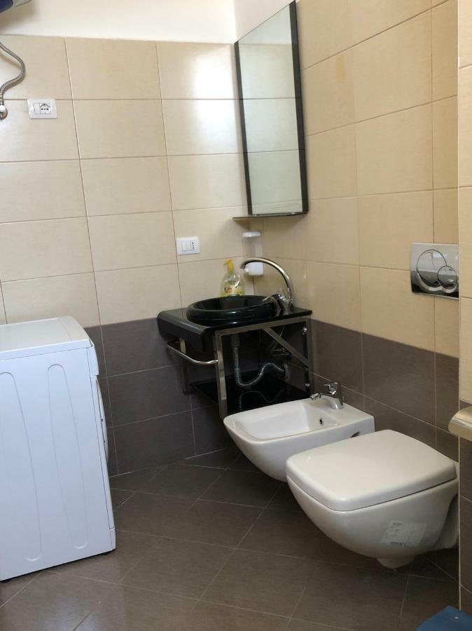 Rainbow Holiday Apartments Vlorë Esterno foto