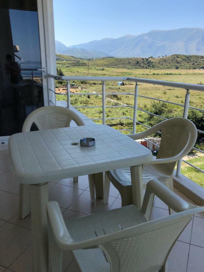 Rainbow Holiday Apartments Vlorë Esterno foto
