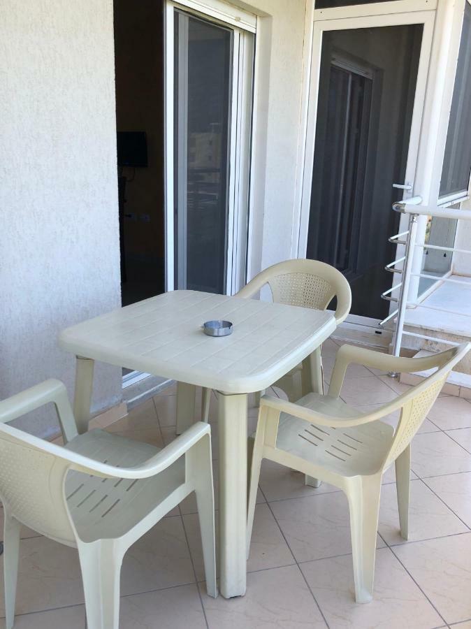 Rainbow Holiday Apartments Vlorë Esterno foto